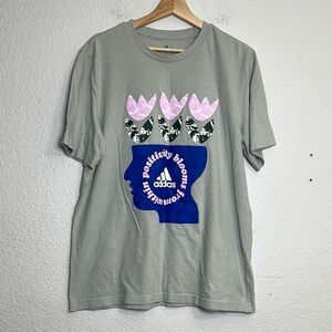 Adidas Positivity Blooms From Within Grey Pullover Short Sleeve Tee Large Unisex
